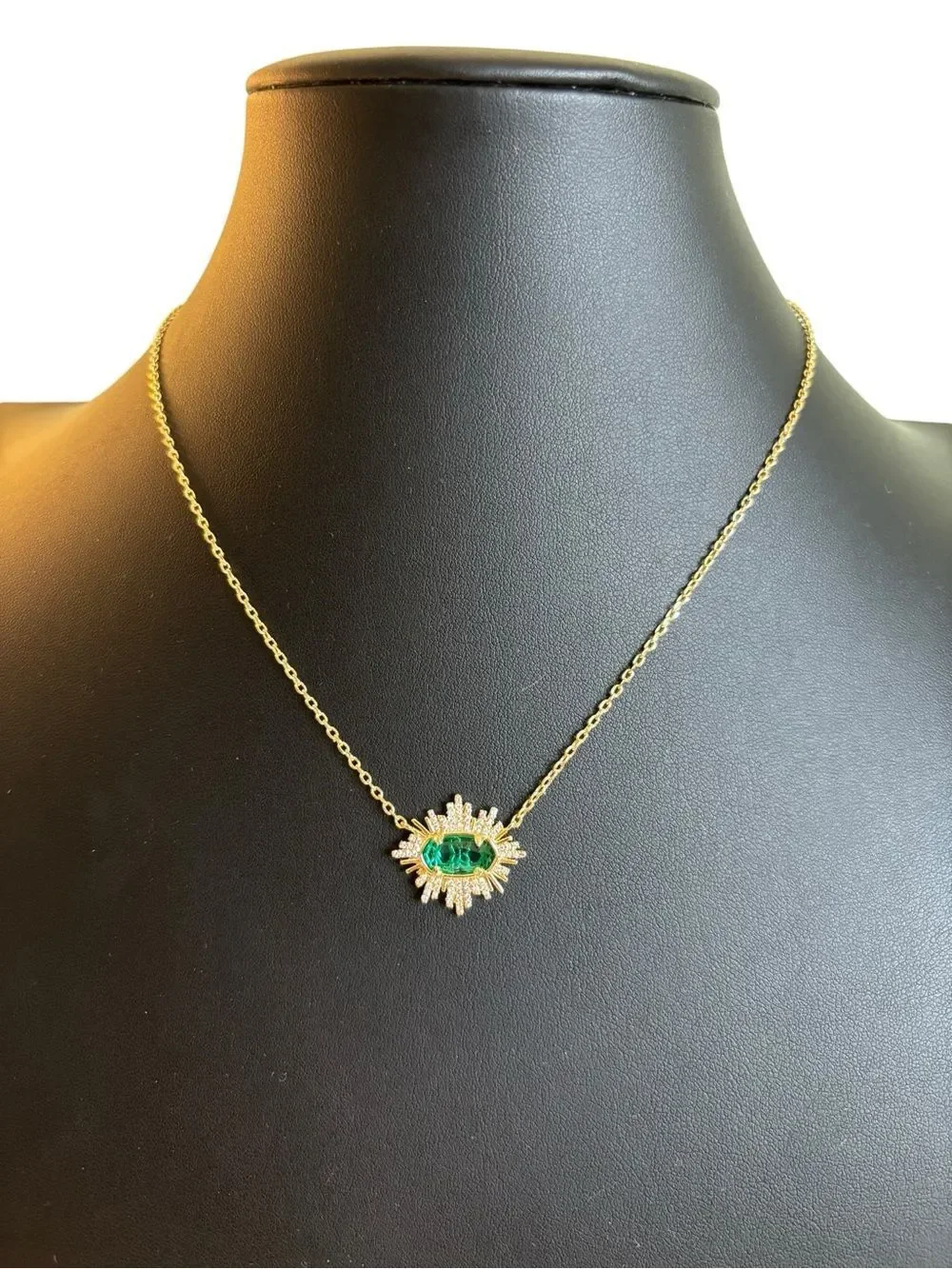 Kendra Scott Sunburst Gold Tone & Green  Faceted Crystal  Pendant Necklace.